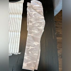 women’s leggings Size M.